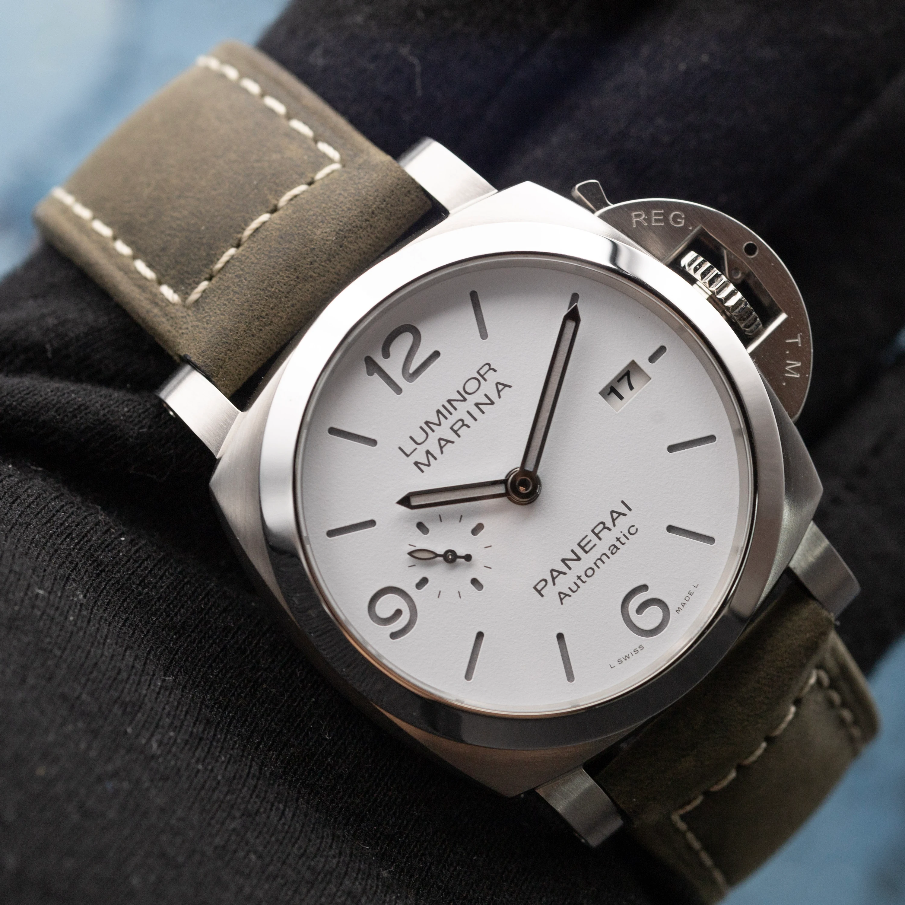 Panerai Luminor Marina White Dial 44mm - Image 5