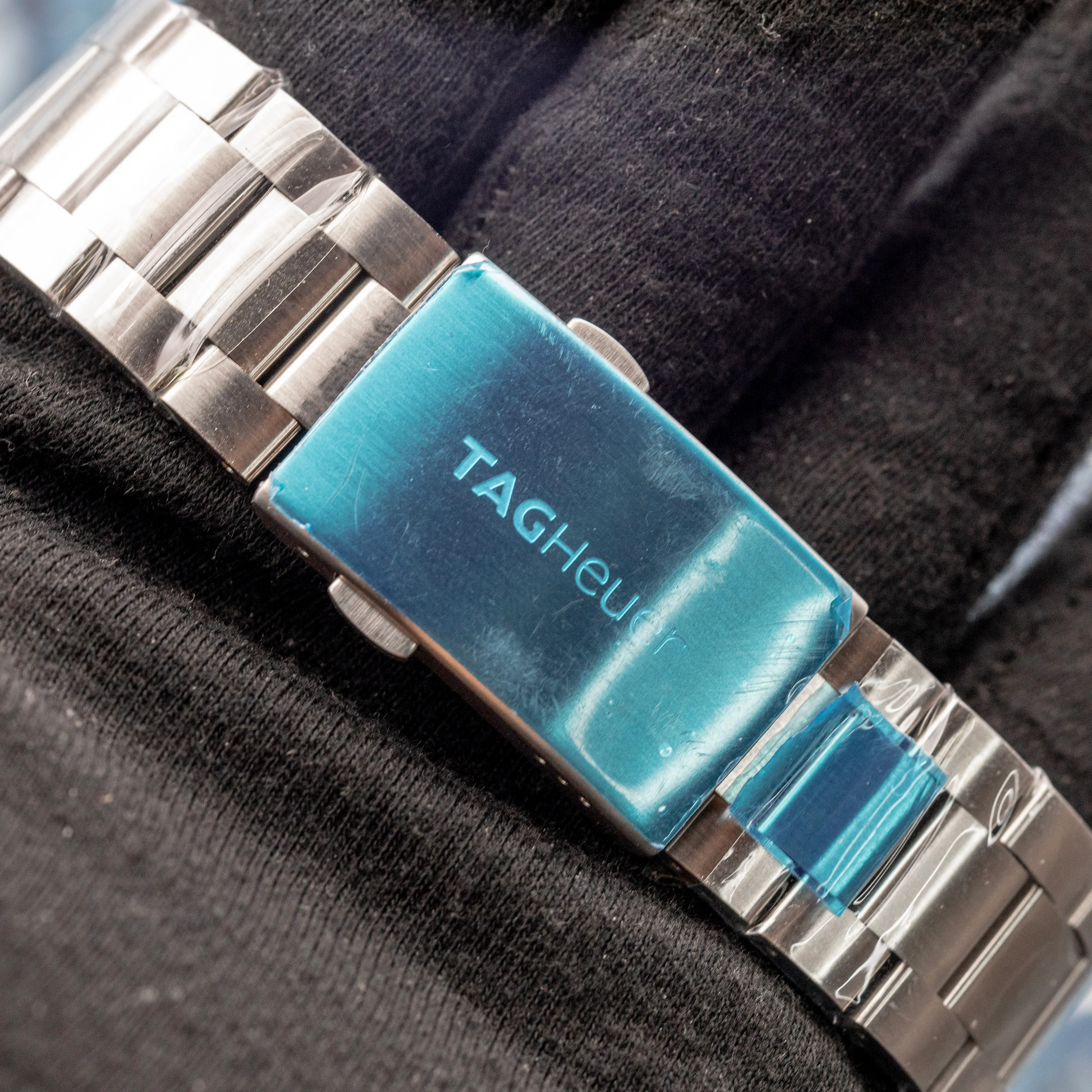 TAG Heuer Formula 1 Quartz Chronograph - Image 10