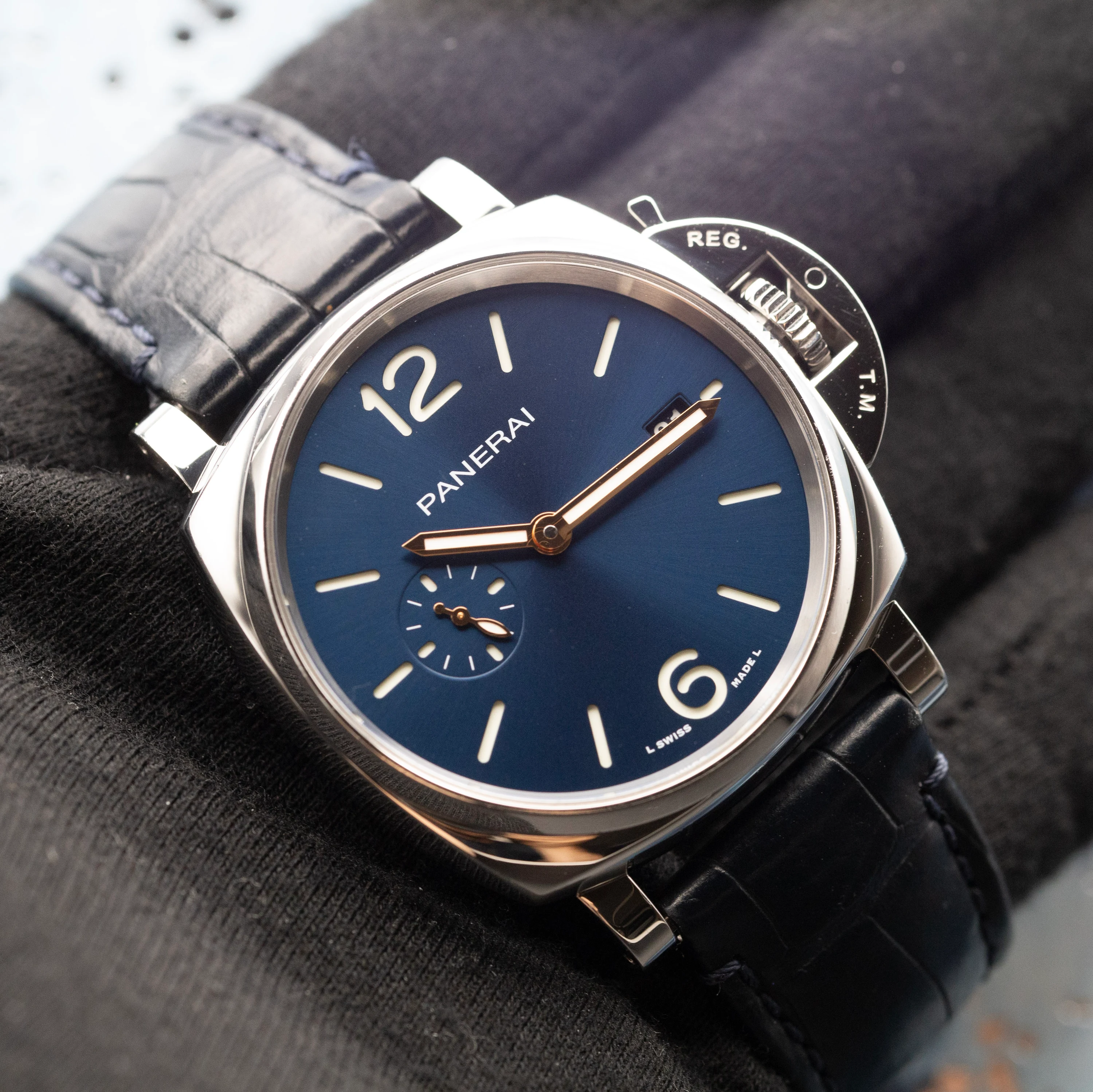 Panerai Luminor Due 42 Blue Dial - Image 9