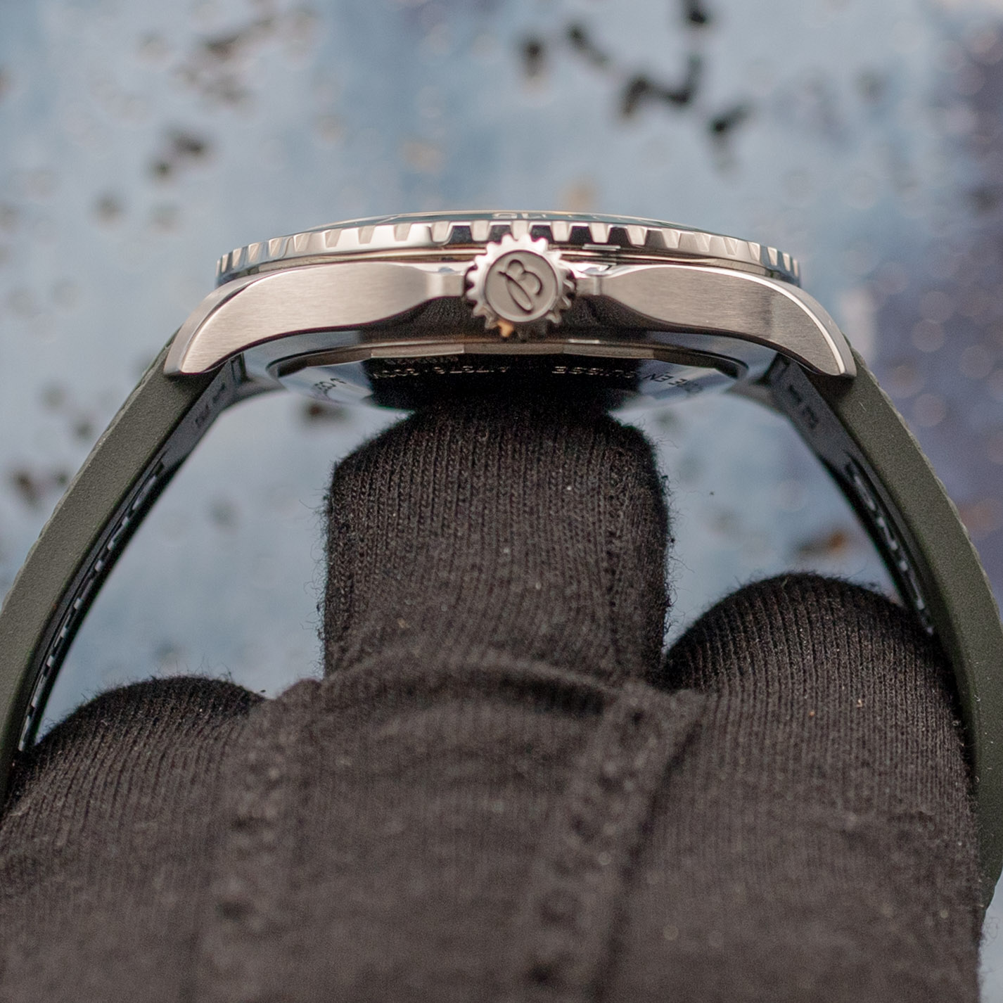 Breitling Superocean Automatic Green Dial - Image 4