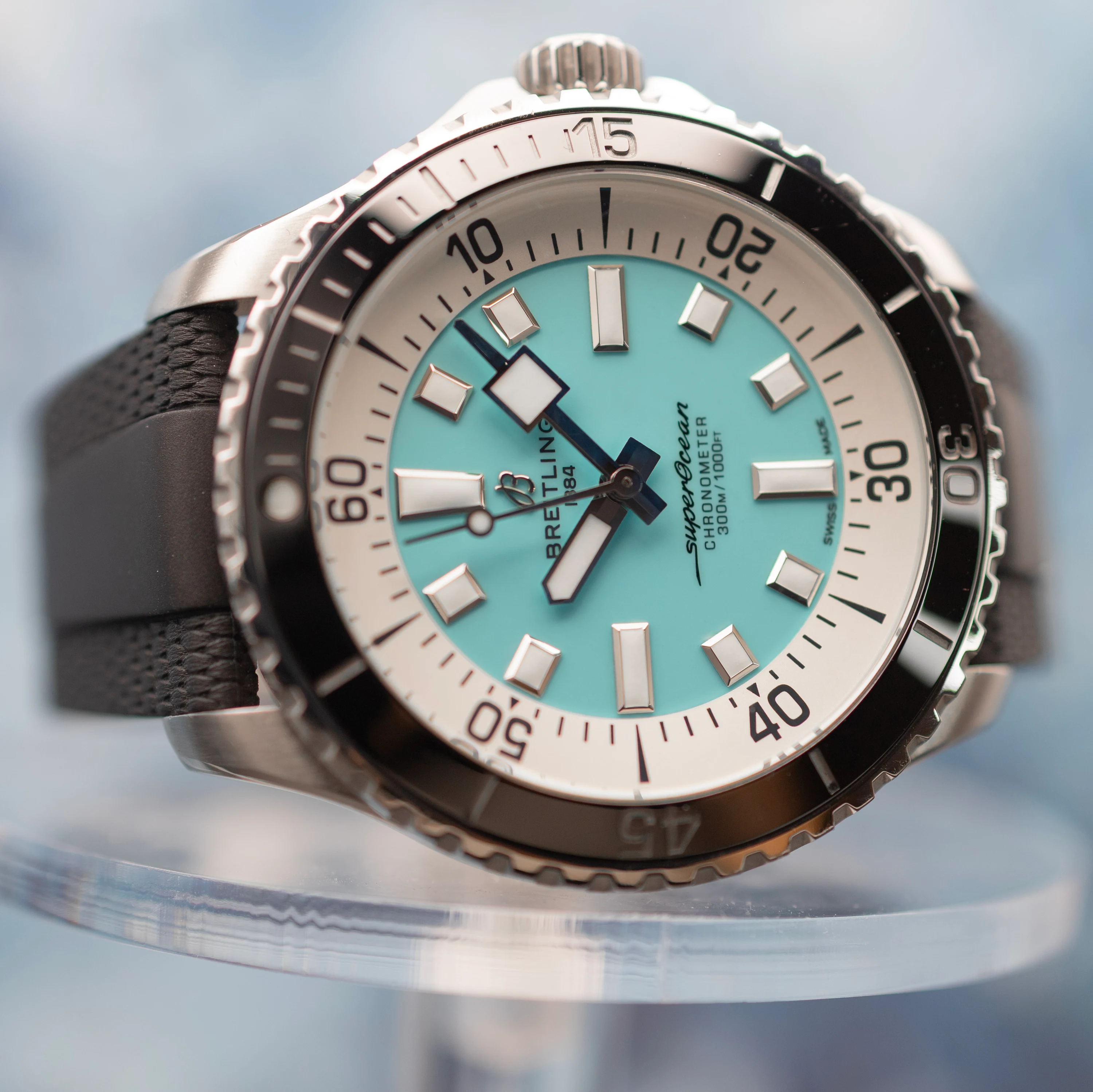 Breitling Superocean Automatic 44 (Turquoise) - Image 4