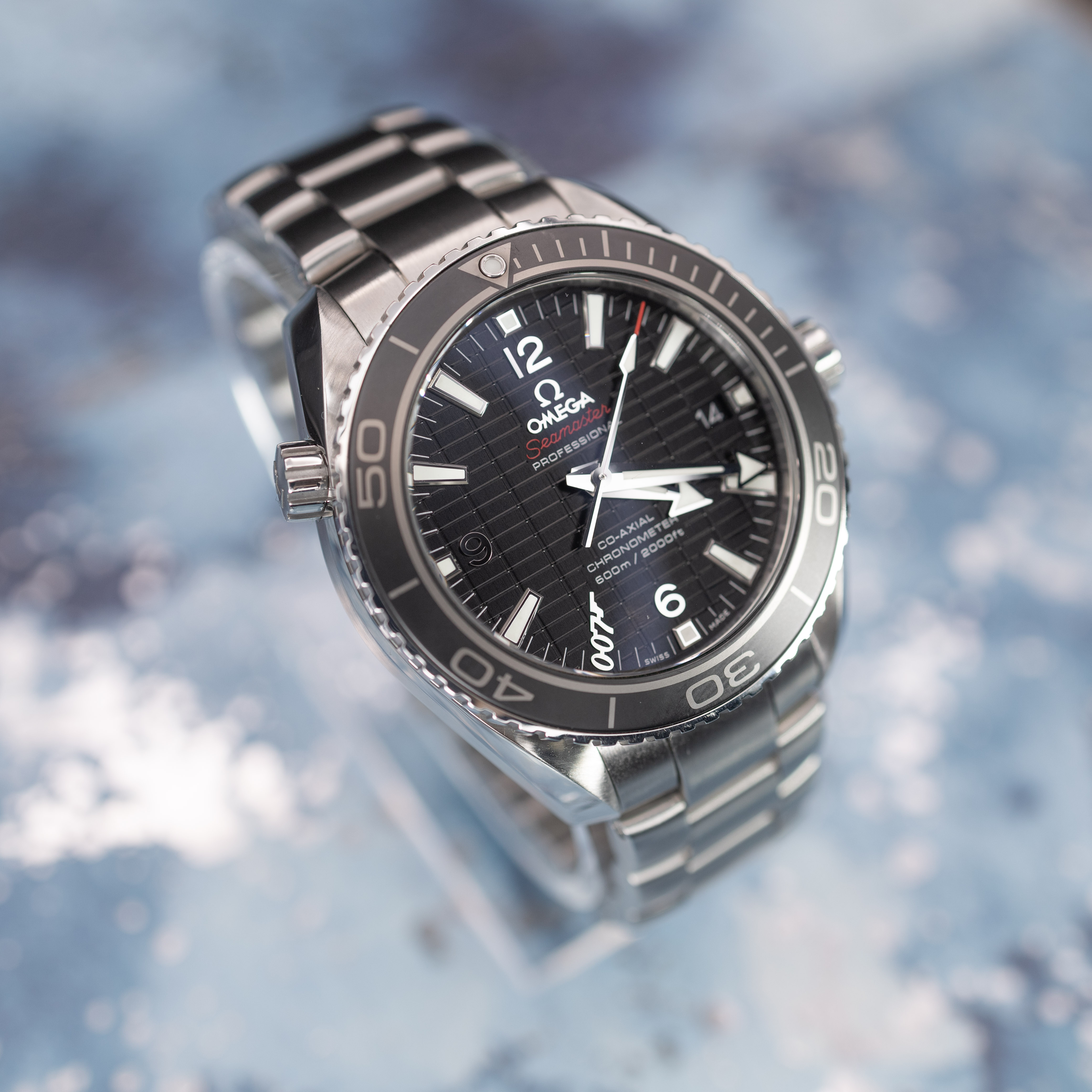 Omega Seamaster Planet Ocean 600M SKYFALL 007 Chronometer - Image 3