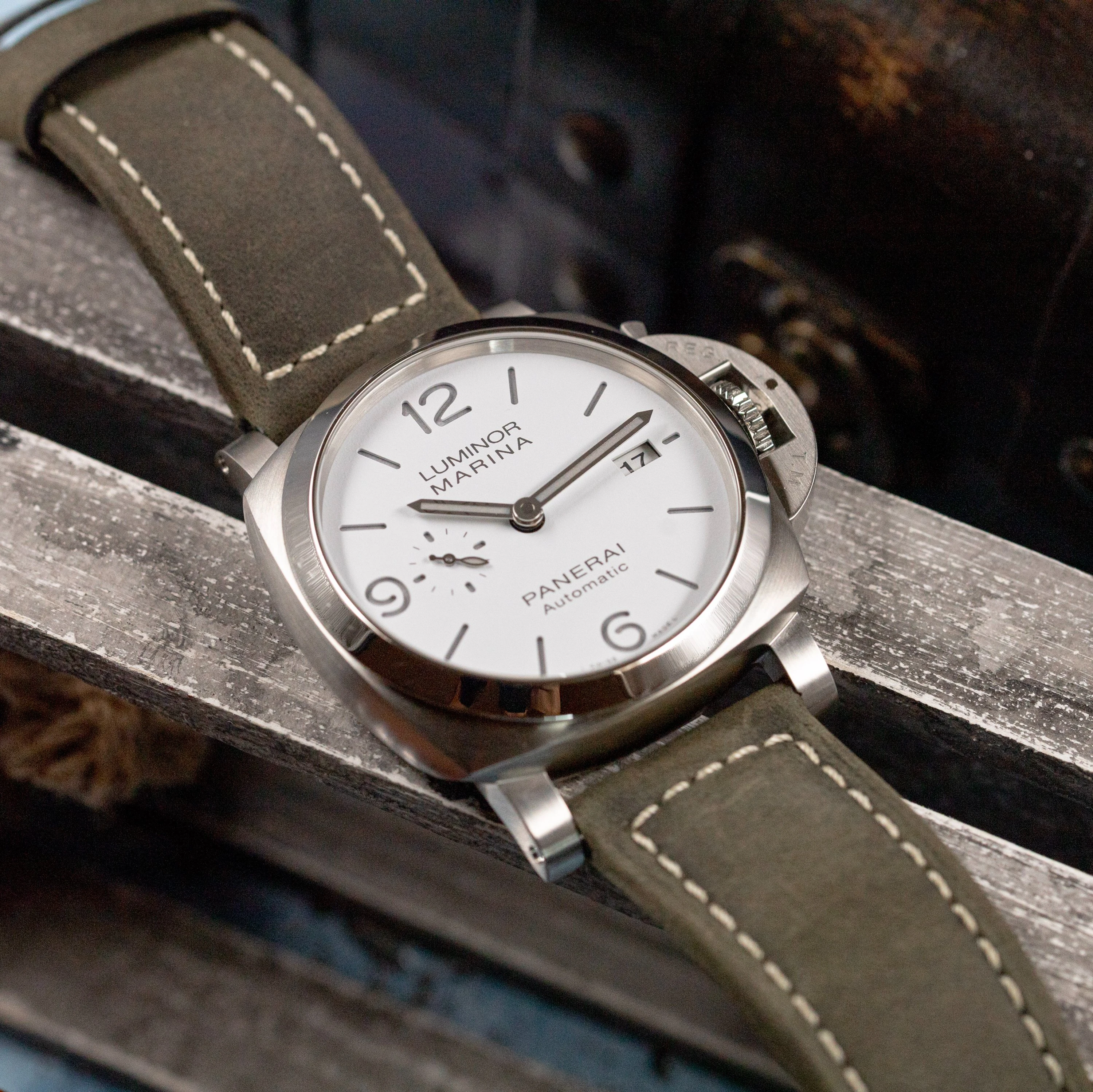 Panerai Luminor Marina White Dial 44mm - Image 2