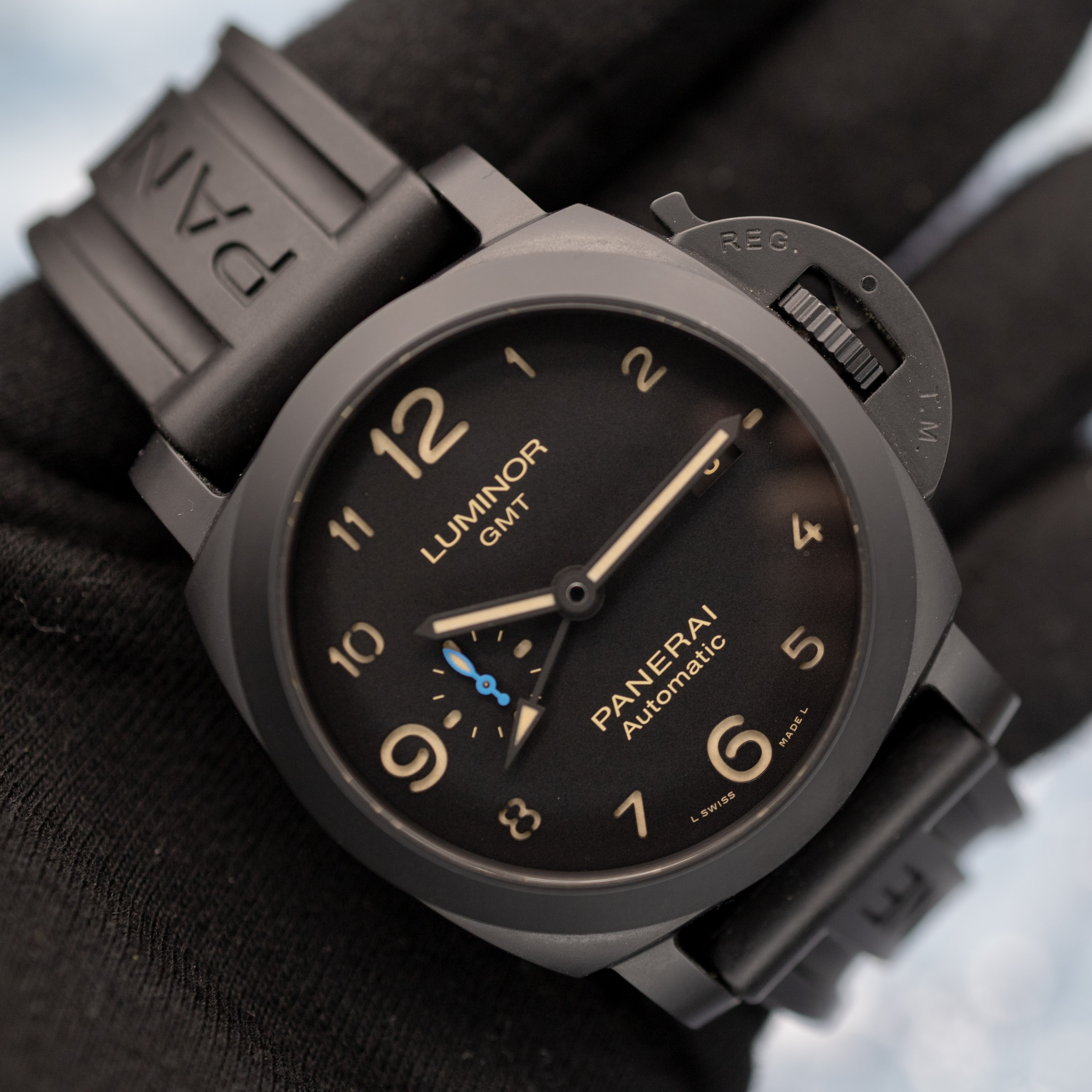 Panerai Luminor 1950 3 Days GMT Black Dial Ceramica - Image 4