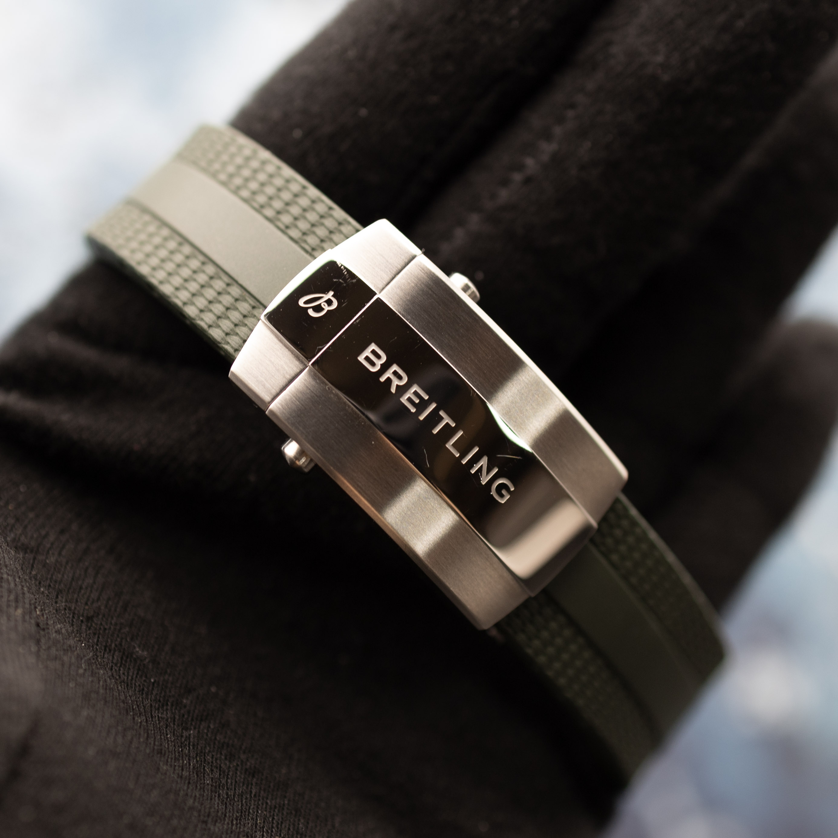 Breitling Superocean Automatic Green Dial - Image 7