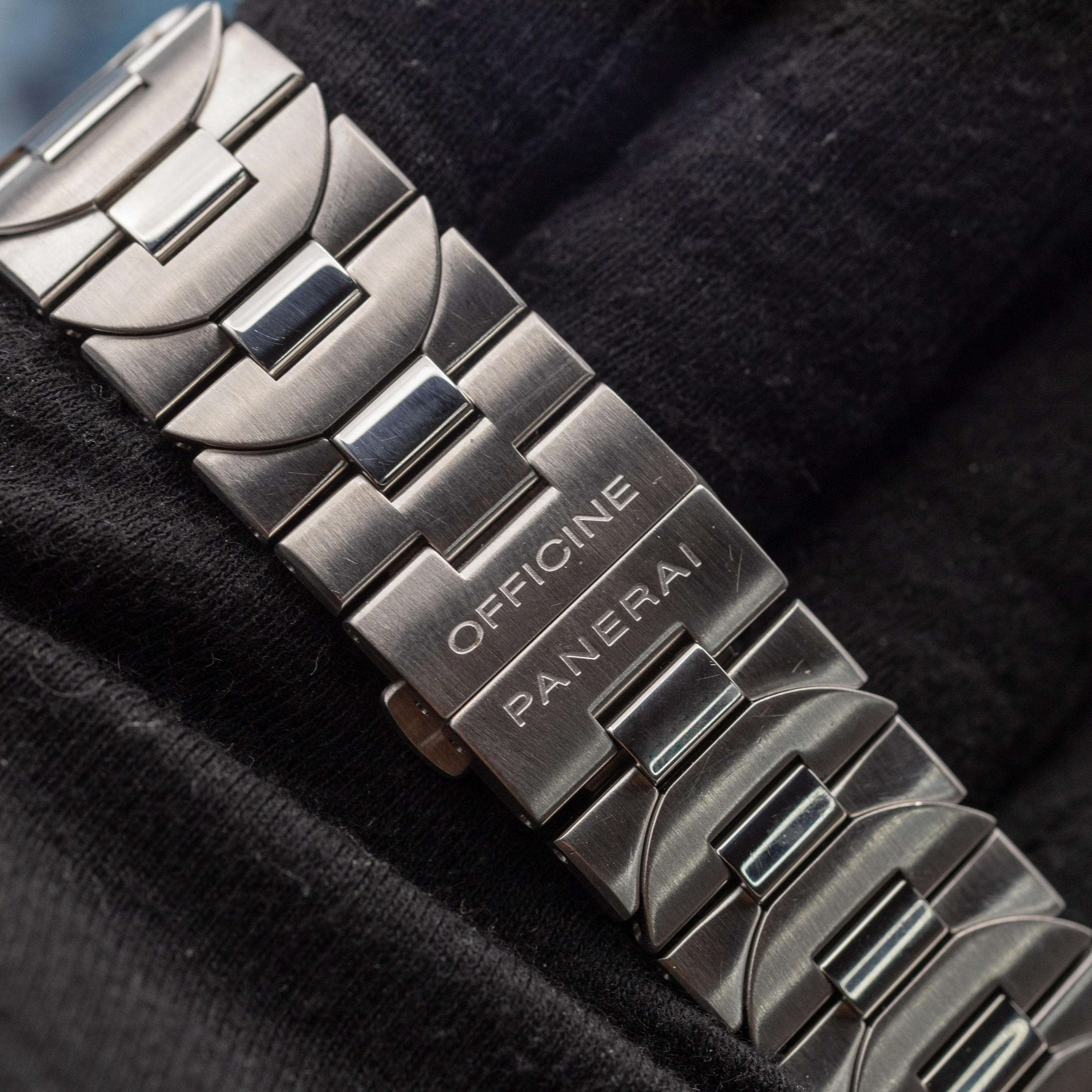 Panerai Luminor 1950 Marina 44 3 Days Automatic Stainless Steel Blue Dial Steel Bracelet - Image 10