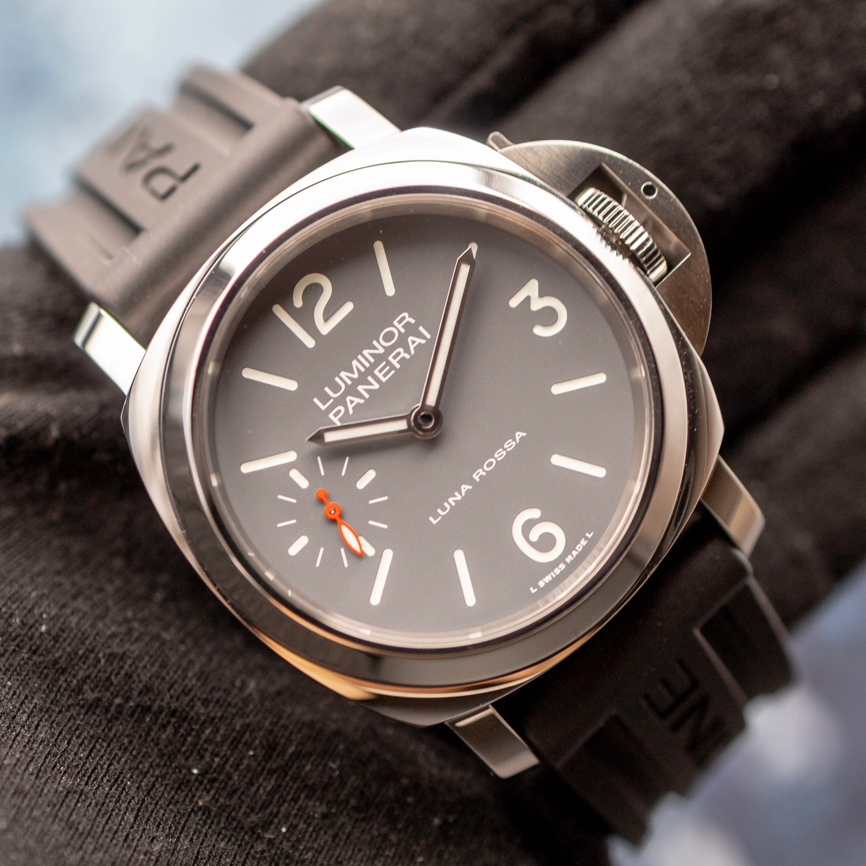 Panerai Luminor Tre Giorni Luna Rossa - Image 7