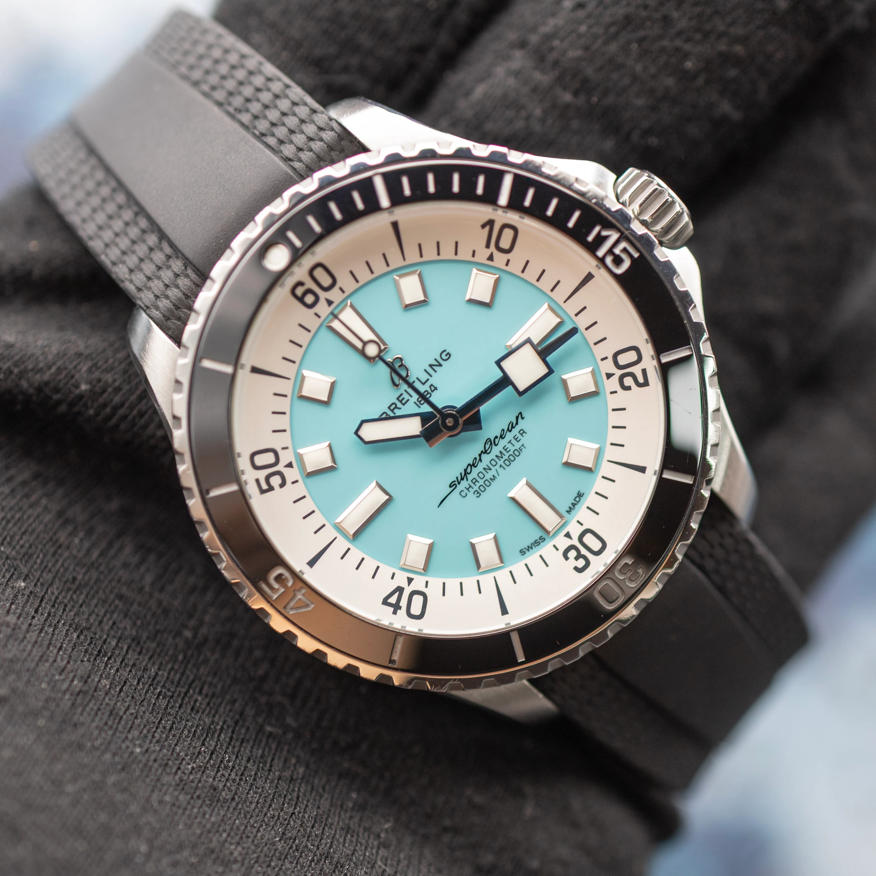 Breitling Superocean Automatic 44 (Turquoise) - Image 7